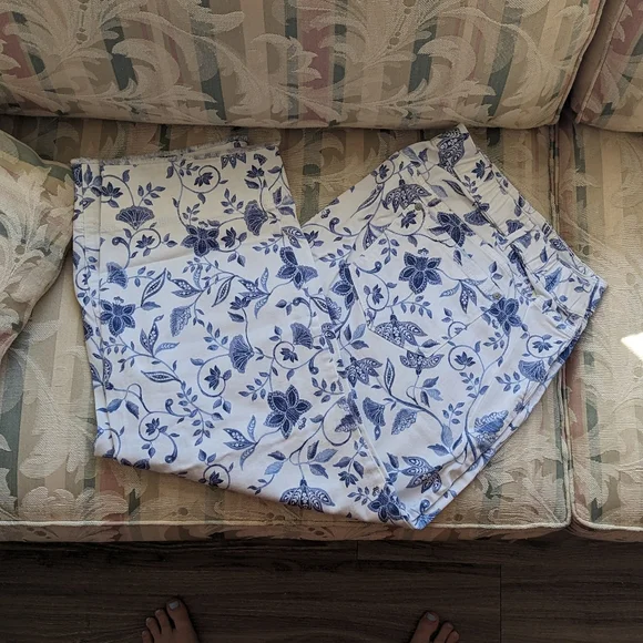 J-jill Floral Cropped Denim Jeans - Picture 5 of 6